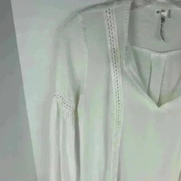 Andree by Unit Women's White Crochet Lace Tunic Blouse Size S - Picture 3 of 8